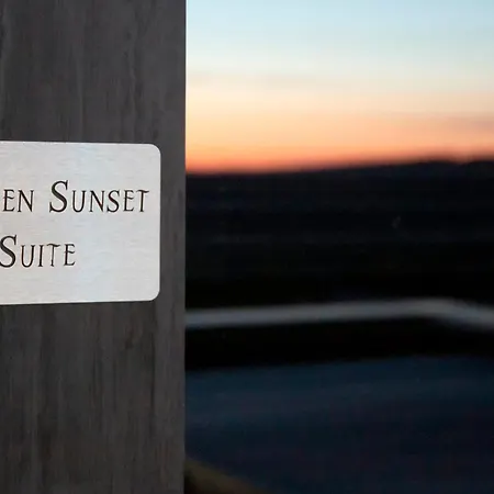 Golden Sunset Wellness Suite Recht Exterior photo