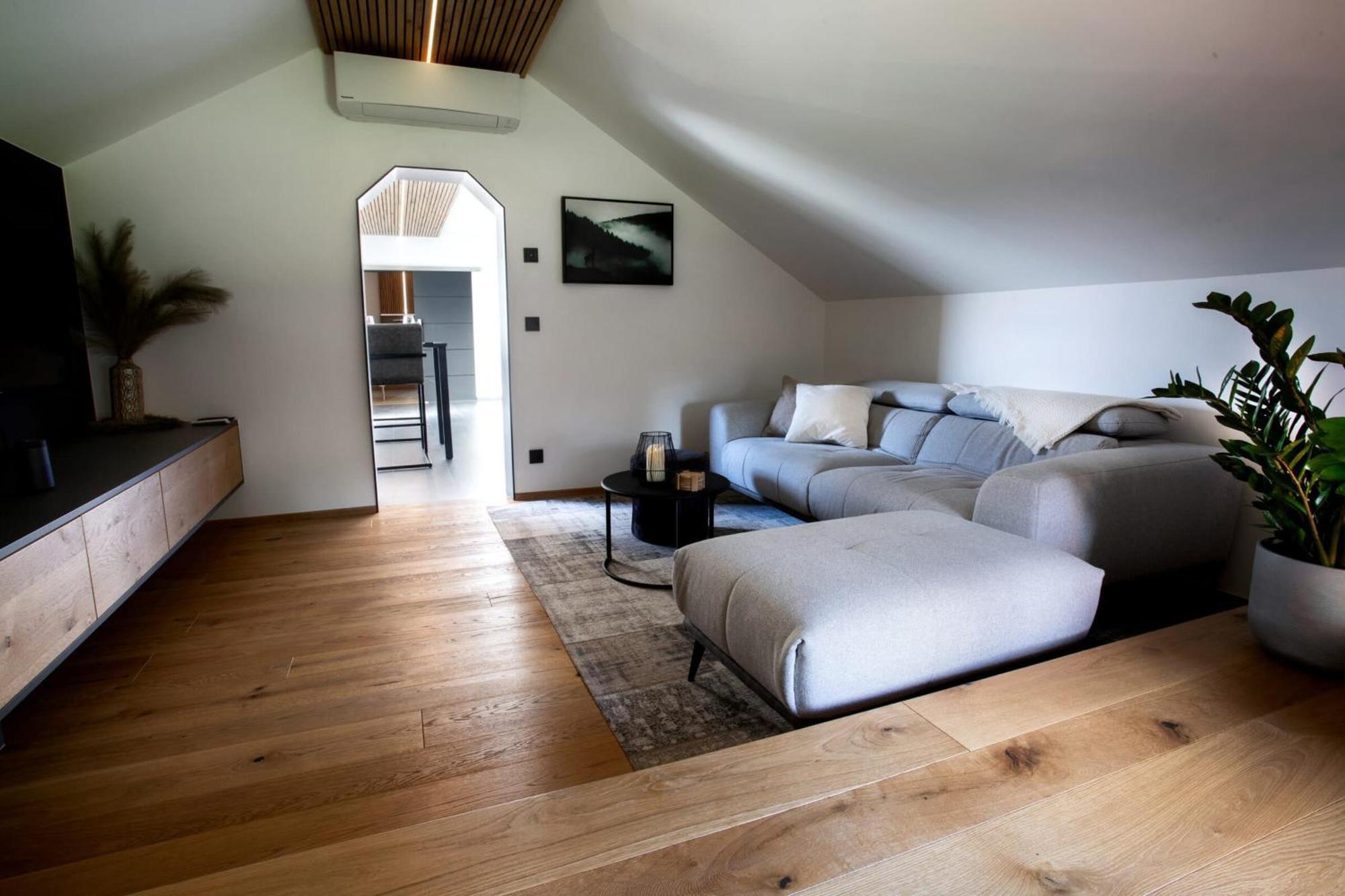 Golden Sunset Wellness Apartamento Recht